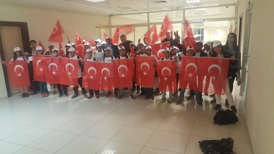 Vanlı 5 Bin 100 Öğrenci Çanakkale ve İzmir ilini gezdi