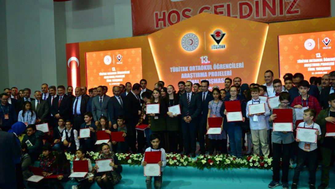 TÜBİTAK Ortaokul Finallerinde Vanlı öğrencinin projesi Türkiye üçüncüsü oldu 