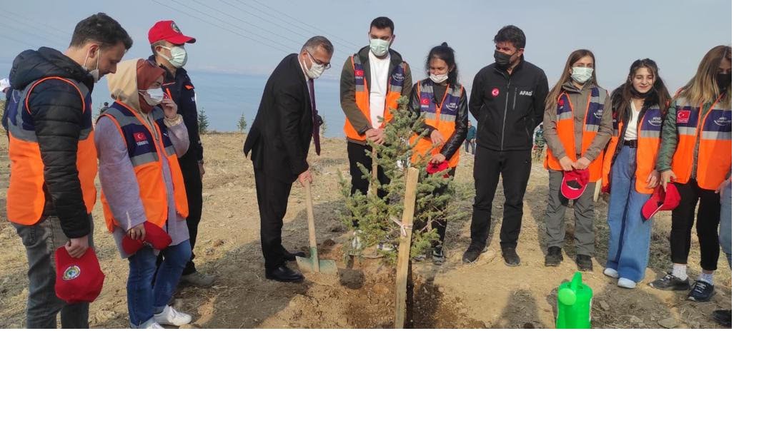 Van'da 11 Kasım Milli Ağaçlandırma Günü Kapsamında 40 Bin Fidan Toprakla Buluşturuldu