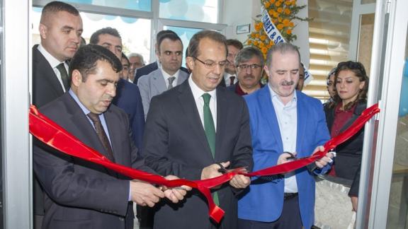 Vali İbrahim Taşyapan, Van Sürekli Eğitim Merkezinin Açılışını Gerçekleştirdi
