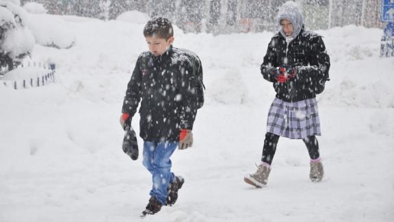 Kar nedeniyle okullar bir gün tatil edildi
