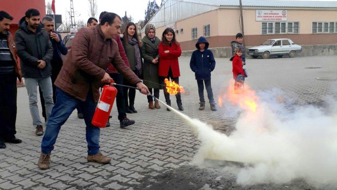 Erciş ilçesinde yangın eğitimi ve tatbikatı