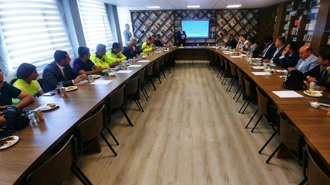 Van'da Taşımalı Eğitim ve Okul Servisleri Güvenliği Toplantısı Yapıldı