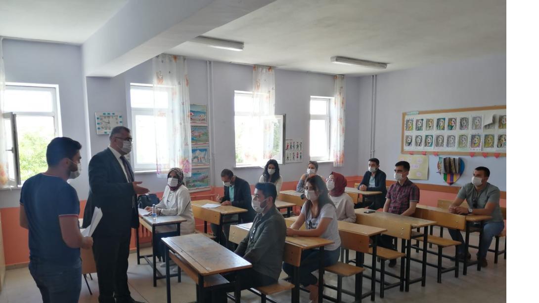 İl Milli Eğitim Müdürü  Hasan TEVKE İlçe zümre öğretmenler kurulu toplantılarına katıldı.