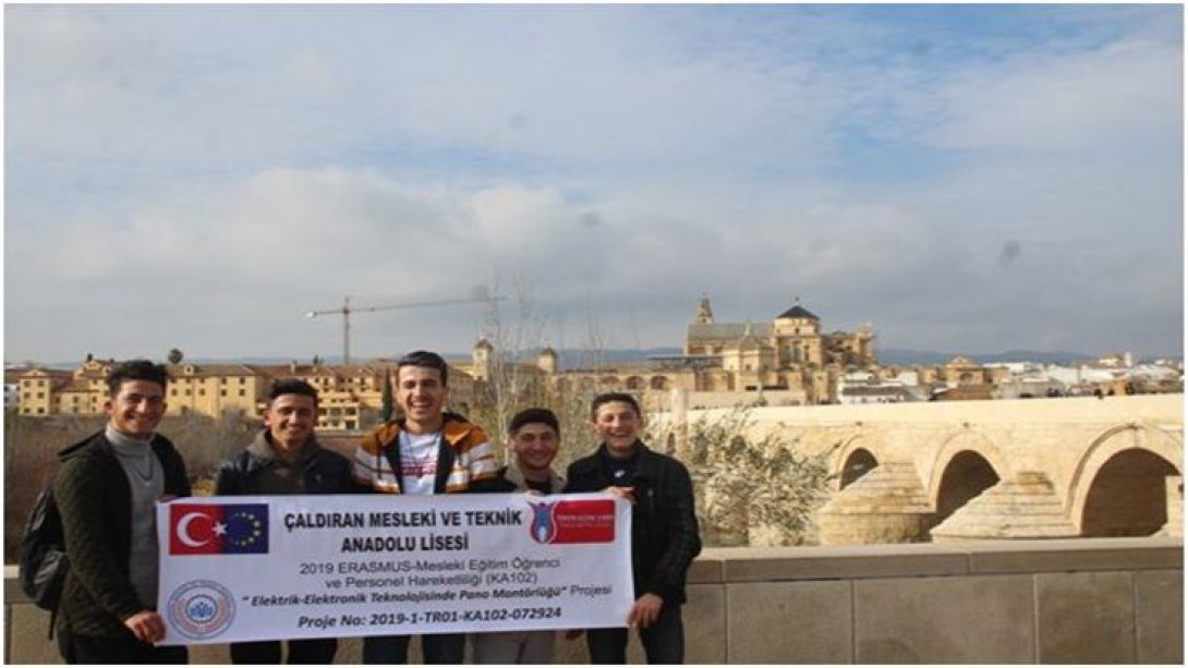 Vanlı öğrenciler Erasmus Projesi kapsamında İspanya'da Staj Gördü
