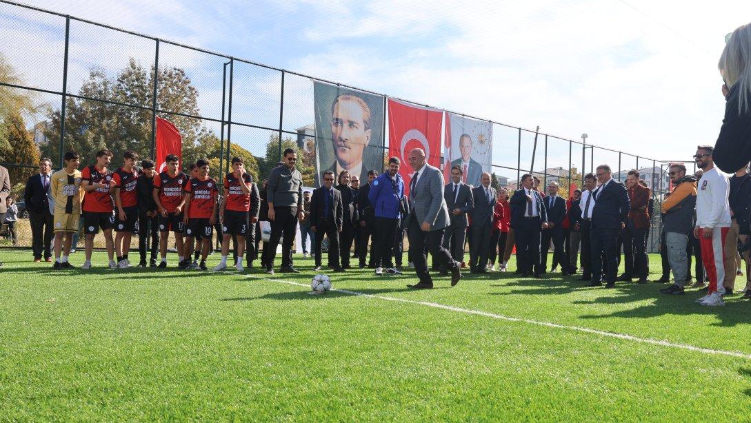 İL MÜDÜRÜMÜZ SN. NURETTİN ARAS, HALI SAHA AÇILIŞ TÖRENİNE KATILDI