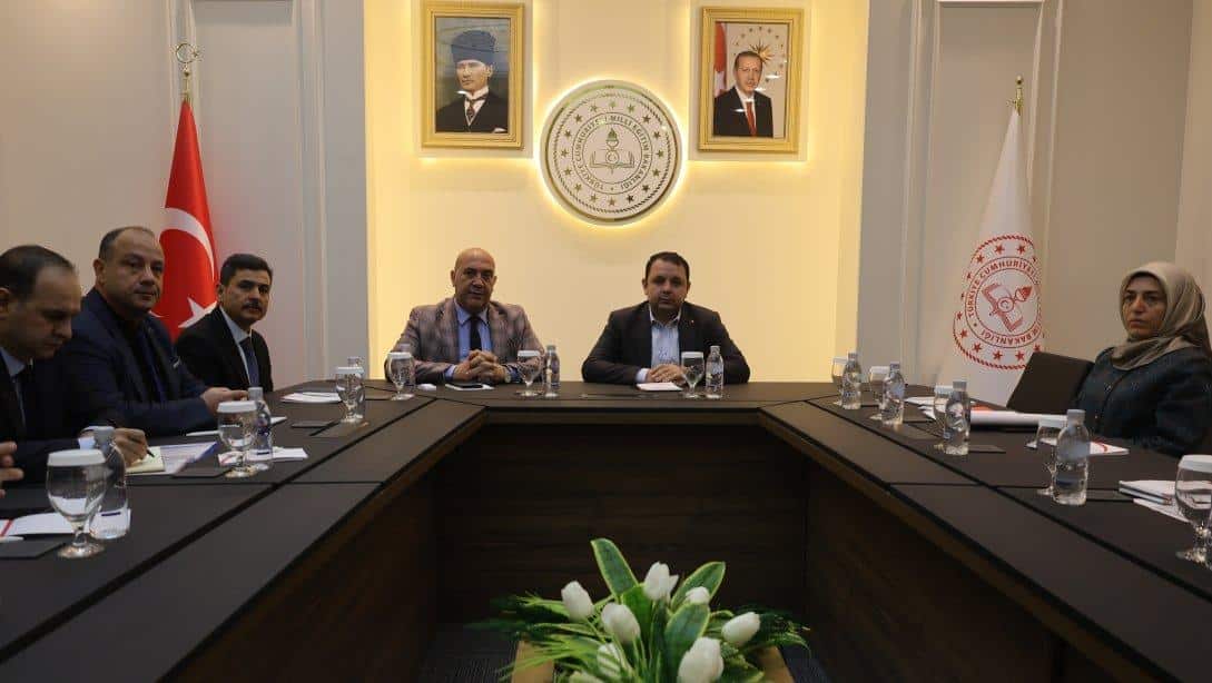 VALİ YARDIMCISI SN. İBRAHİM GÜLTEKİN VE İL MÜDÜRÜMÜZ SN. NURETTİN ARAS BAŞKANLIĞINDA DEĞERLENDİRME TOPLANTISI YAPILDI