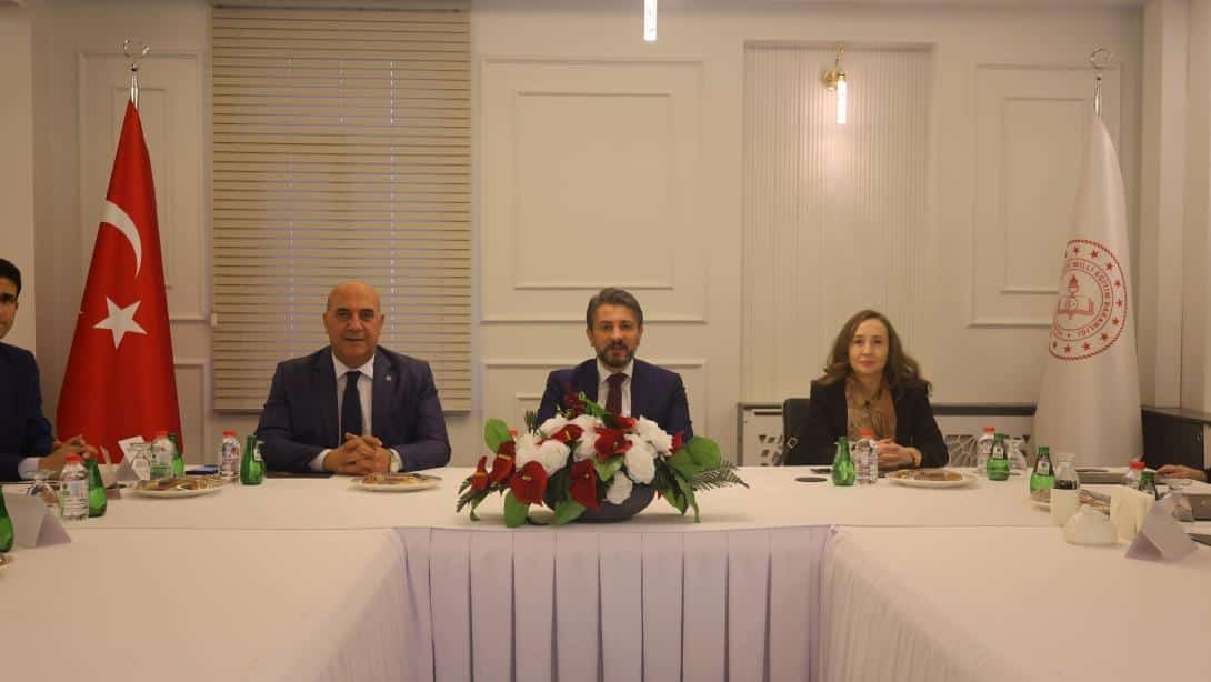 HAYAT BOYU ÖĞRENME GENEL MÜDÜRÜ SN. CENGİZ METE BAŞKANLIĞINDA TOPLANTI GERÇEKLEŞTİRİLDİ