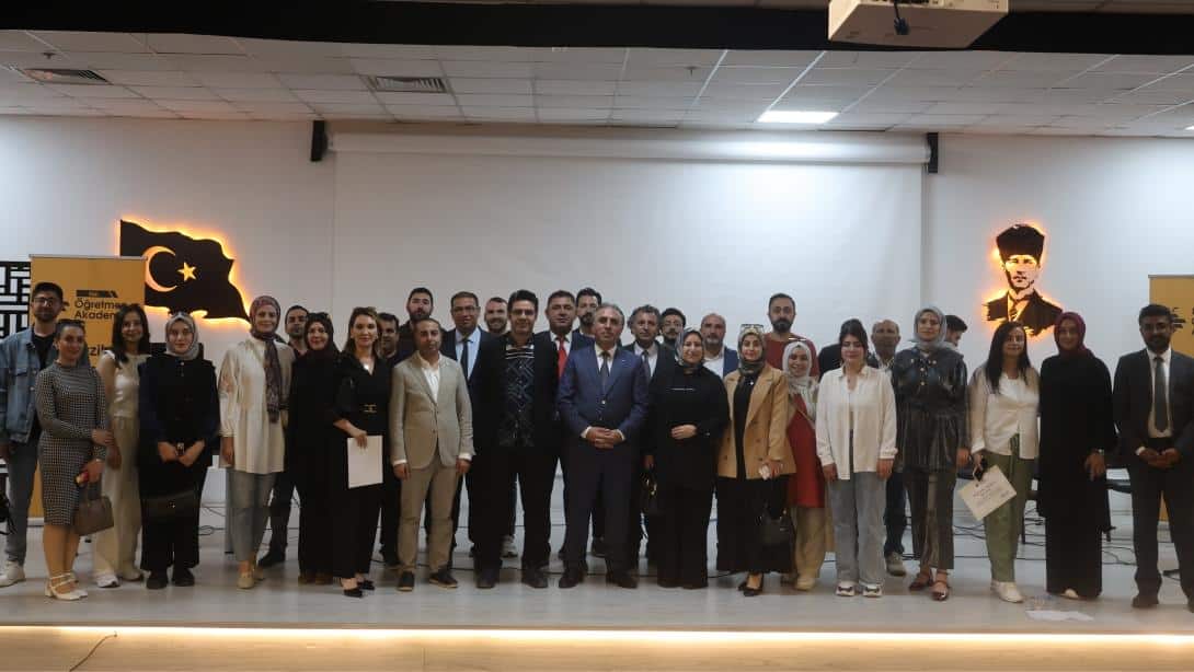 VAN ÖĞRETMEN AKADEMİLERİ KAPANIŞ PROGRAMI GERÇEKLEŞTİRİLDİ